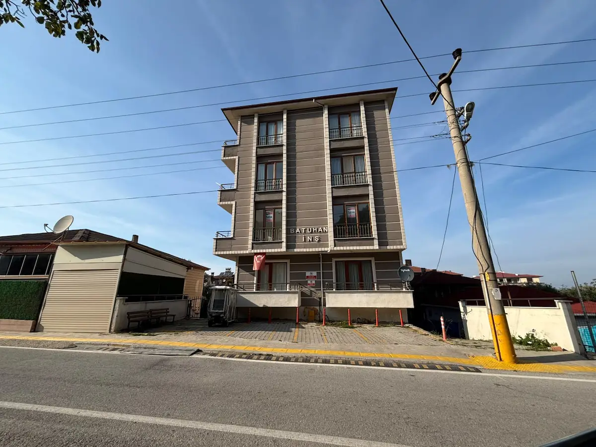 TAŞKÖPRÜ MERKEZ'DE DENİZ MANZARALI GENİŞ SATILIK 3+1 DAİRE