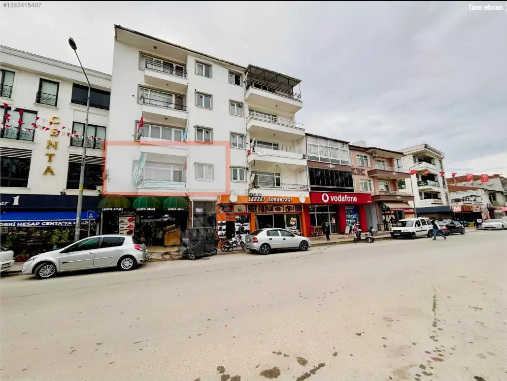 ATATÜRK CADDESİNDE CENTA'NIN ÜSTÜNDE 2+1 SATILIK DAİRE